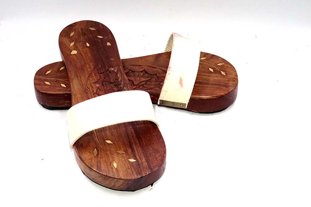 Slippers for a sauna, slippers and sandals on a flexible wooden sole –  Urusov F.A., SPD | all.biz